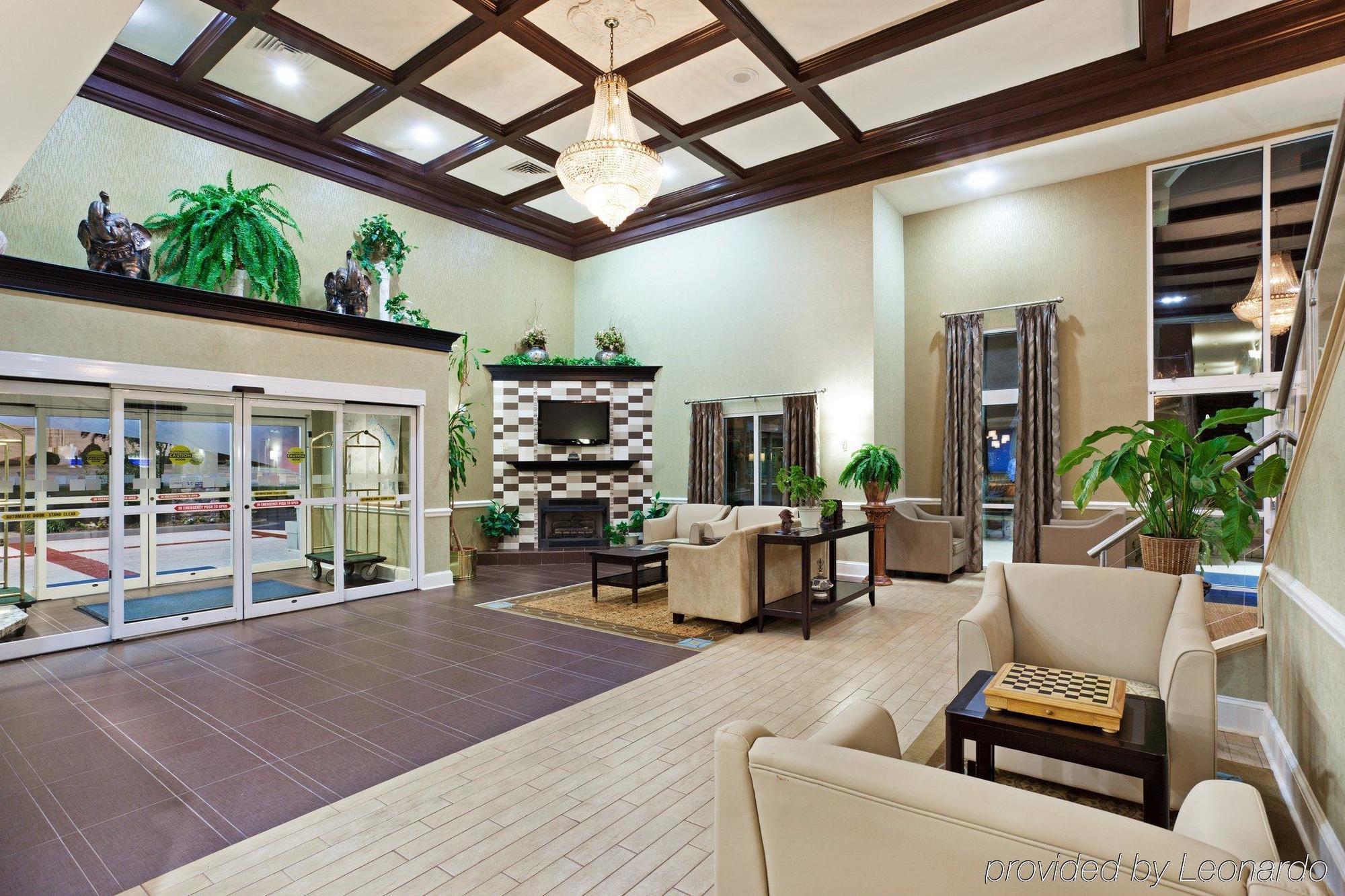 Comfort Inn & Suites Greenwood Near University Bagian luar foto